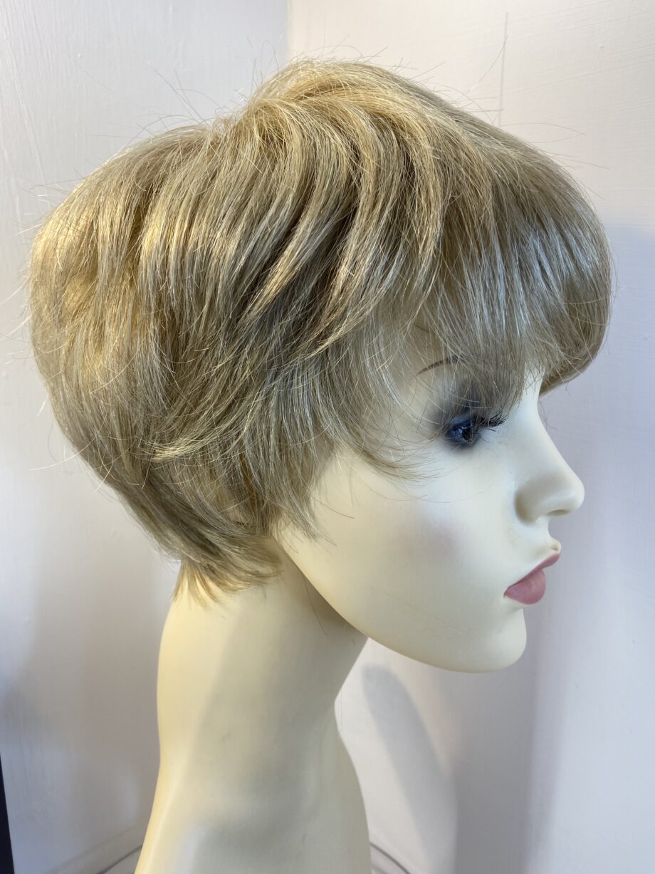 Beautiful blonde Amore wig. Bblss451