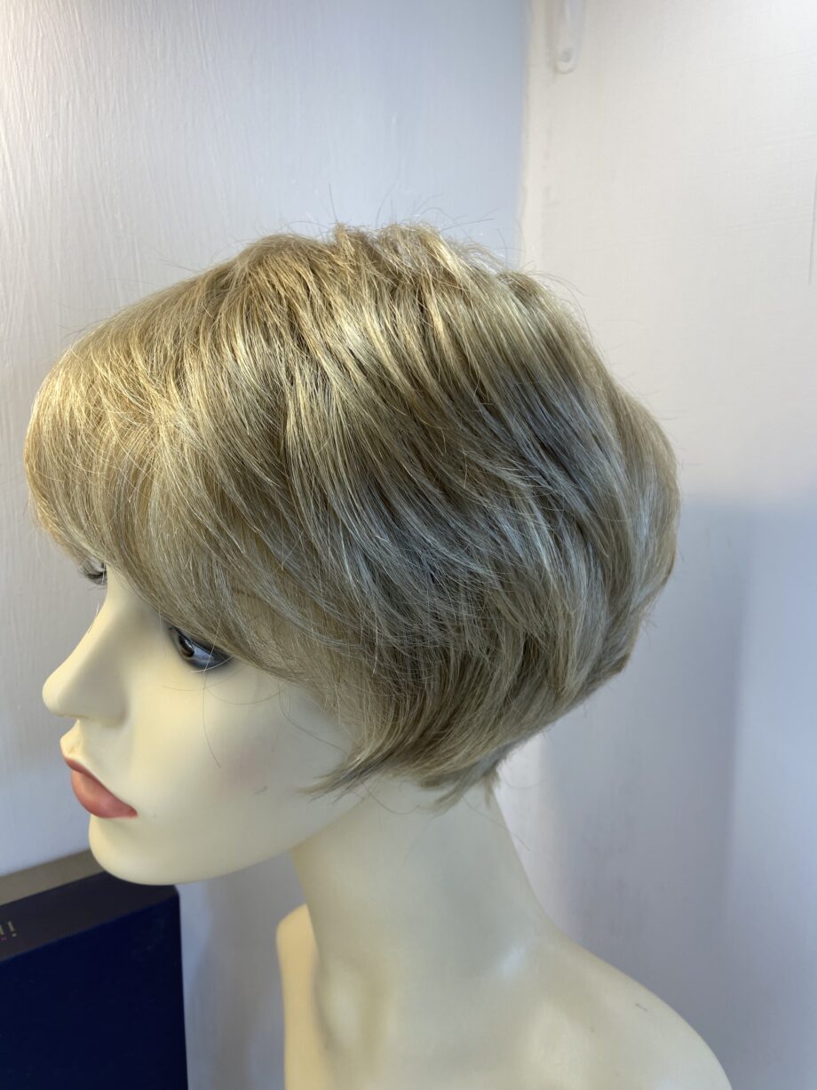 Beautiful blonde Amore wig. Bblss451
