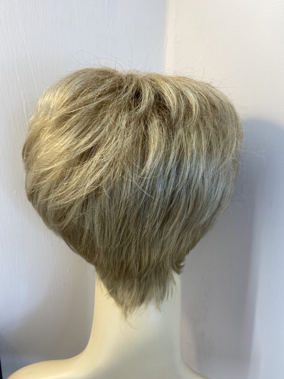 Beautiful blonde Amore wig. Bblss451