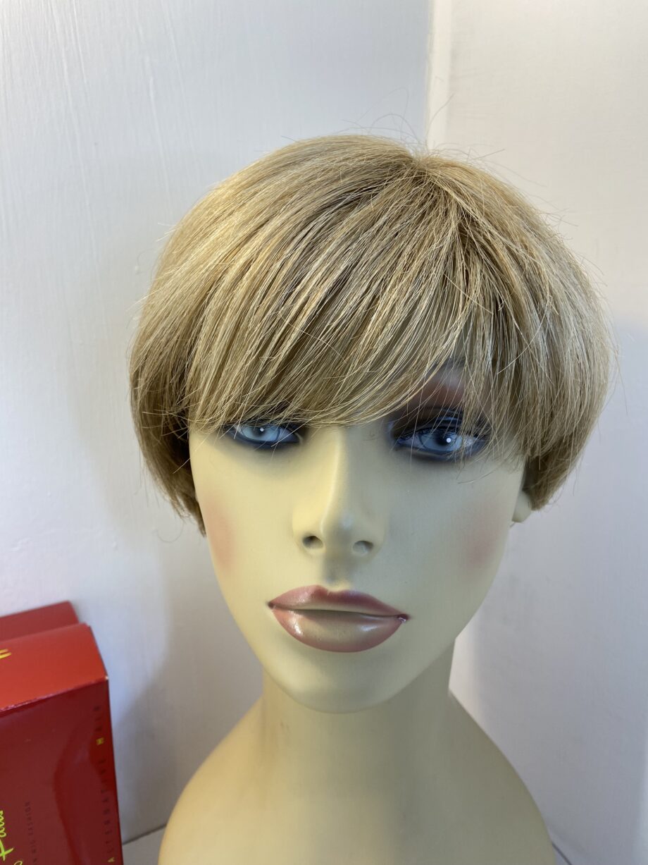 Rene of Paris blonde wig. Bblss452