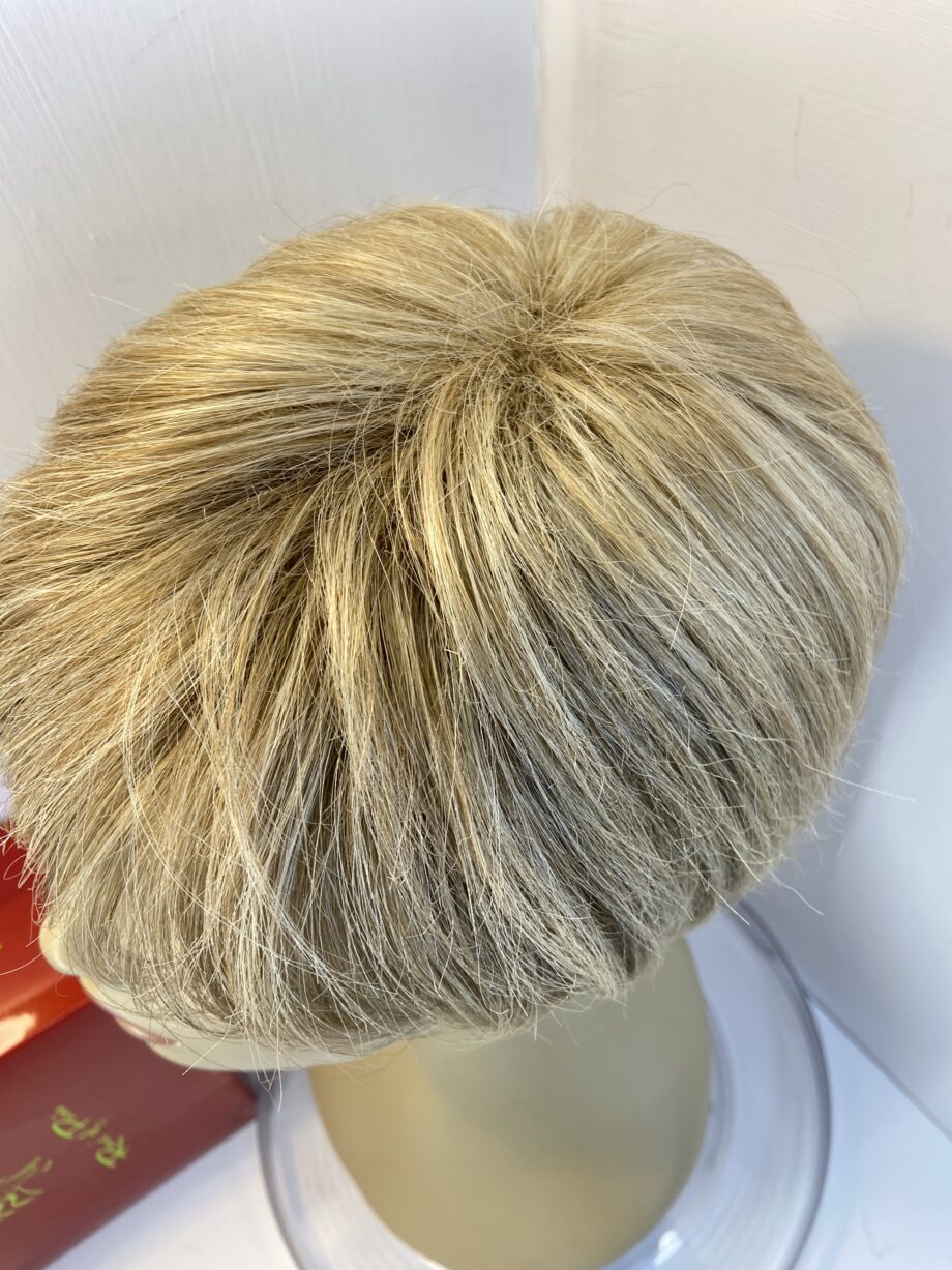 Rene of Paris blonde wig. Bblss452