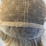 Honey blonde short wig. Blss57
