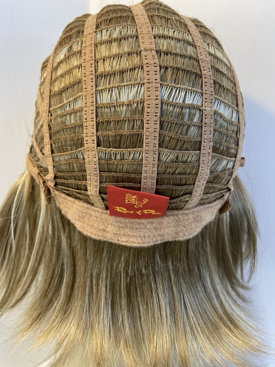 Rene of Paris honey blonde wig. Blms1