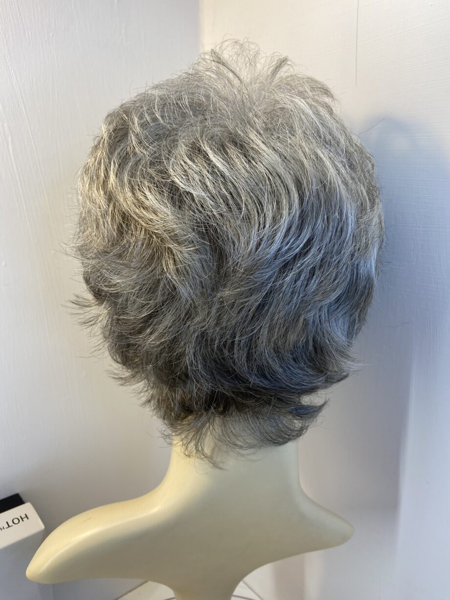 Boxed grey wavy short wig. Bgsw454