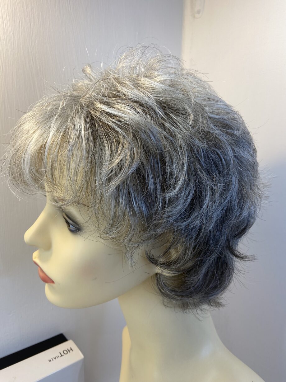 Boxed grey wavy short wig. Bgsw454