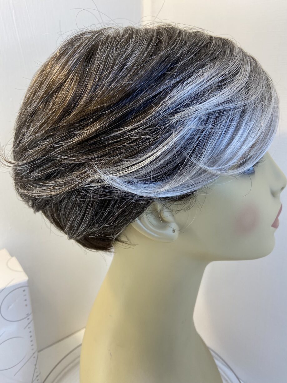 Silver flash Noriko wig. Bbrgss455