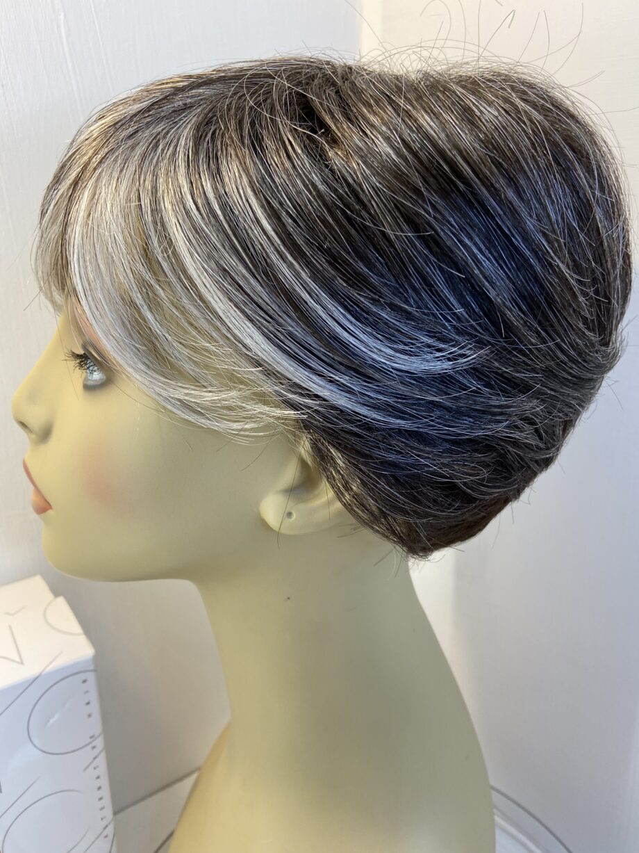 Silver flash Noriko wig. Bbrgss455