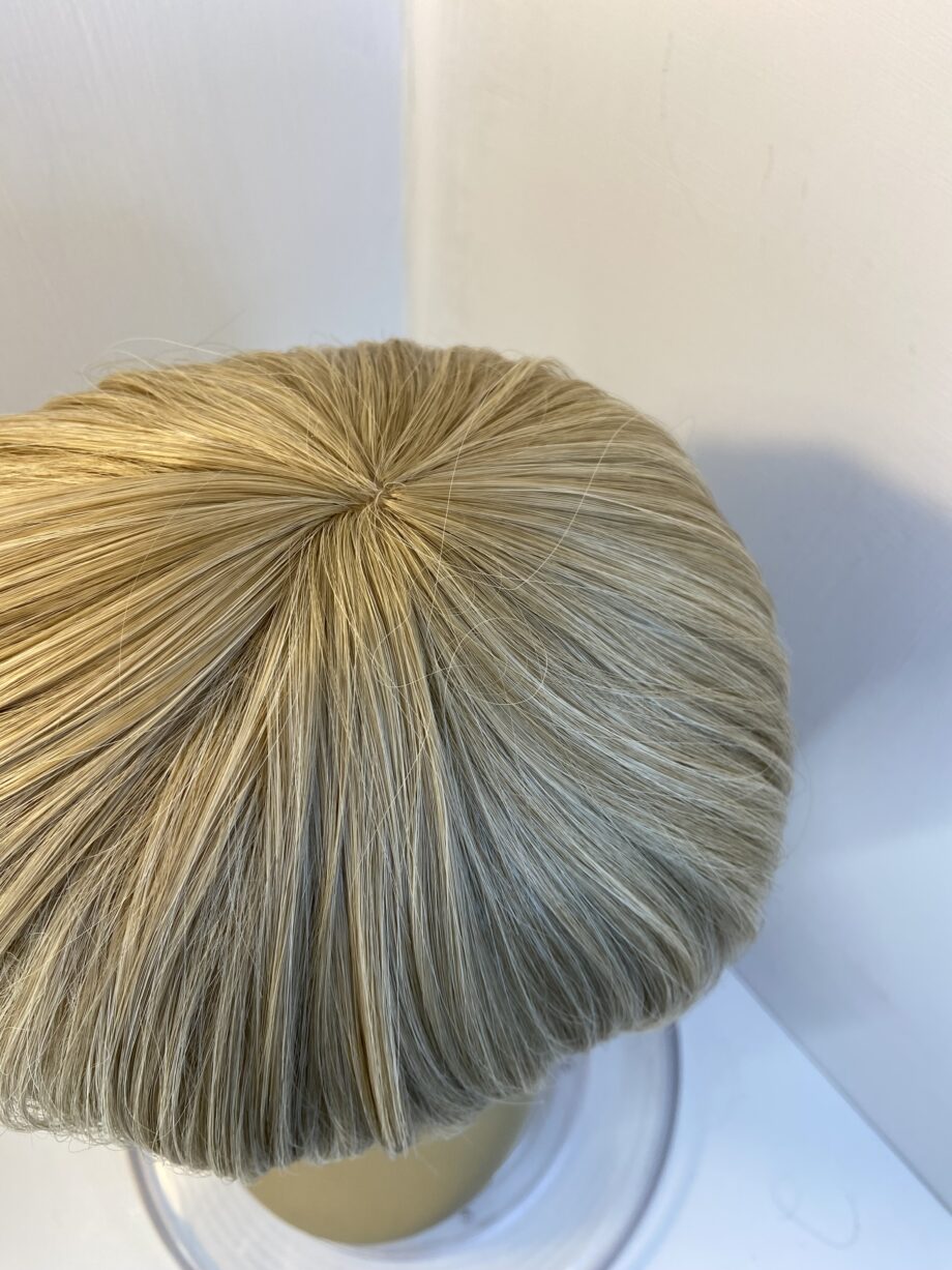 Short blonde wig   Blss18