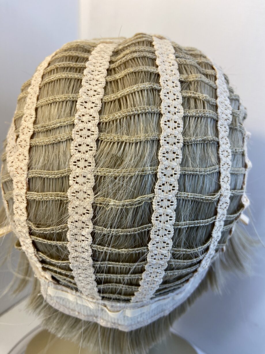 Short blonde wig   Blss18