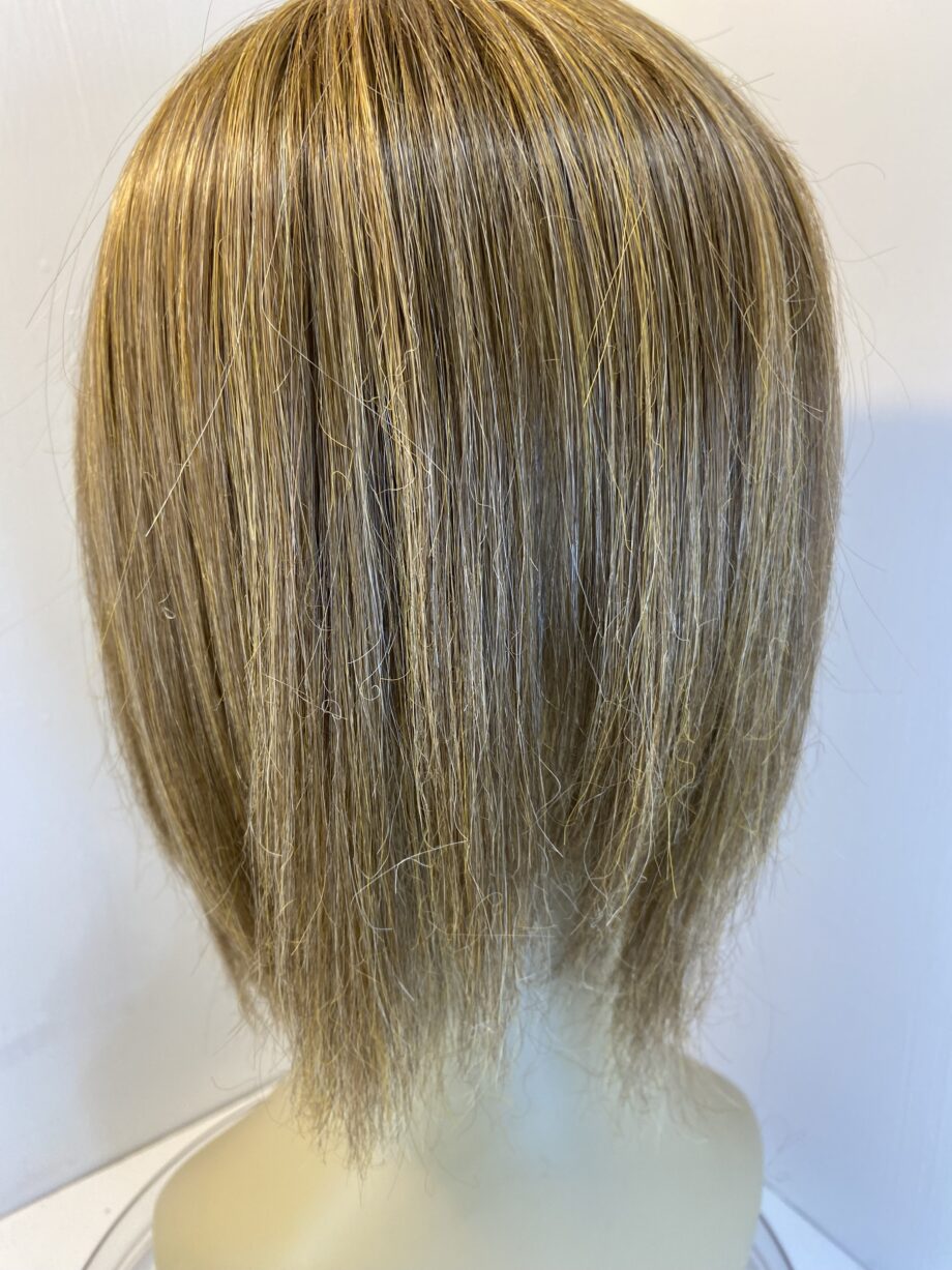 Light brown topper. Brls21