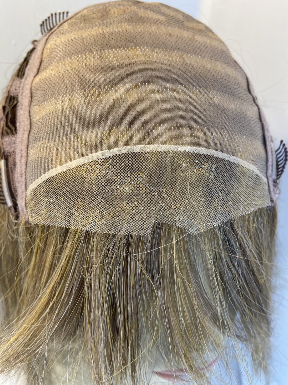 Light brown topper. Brls21