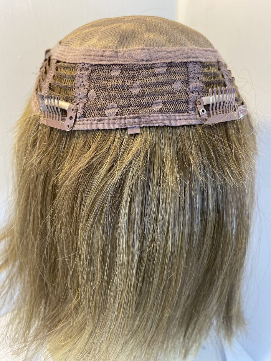 Light brown topper. Brls21