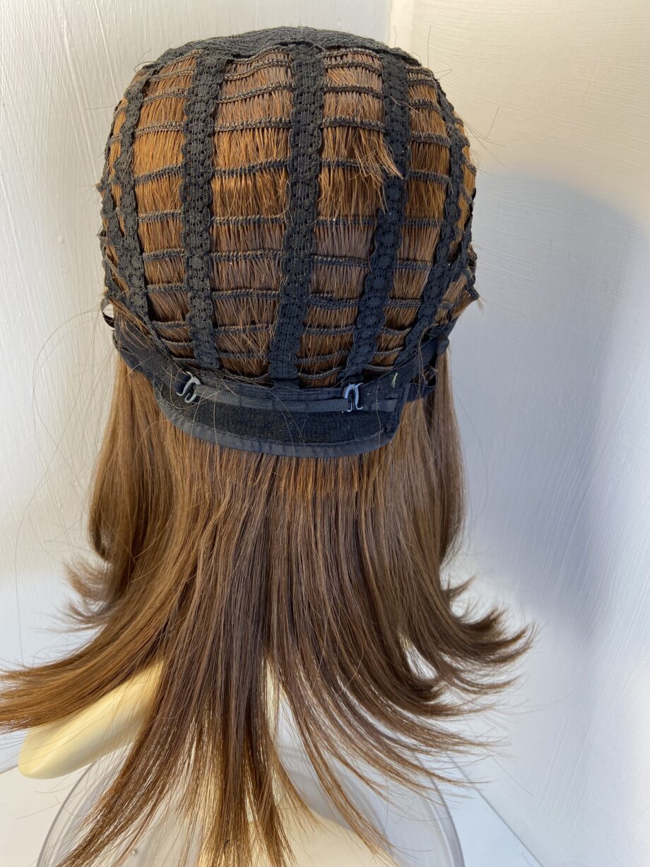 New fabulous long brown wig. Brls37