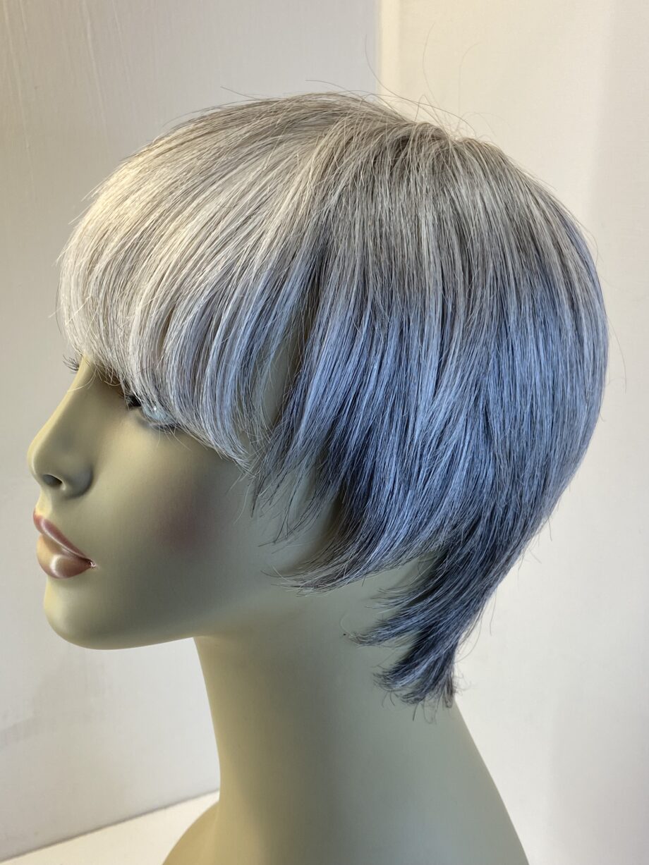 Short grey Rene of Paris wig. Gss41