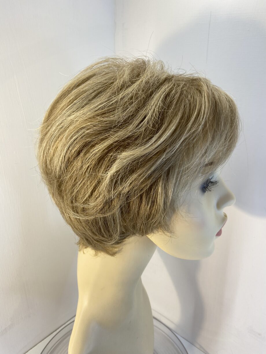 Blonde soft cap short wig. Blsw42
