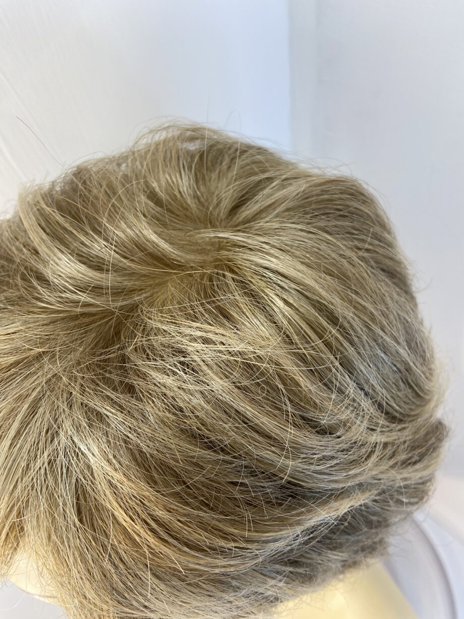 Blonde soft cap short wig. Blsw42