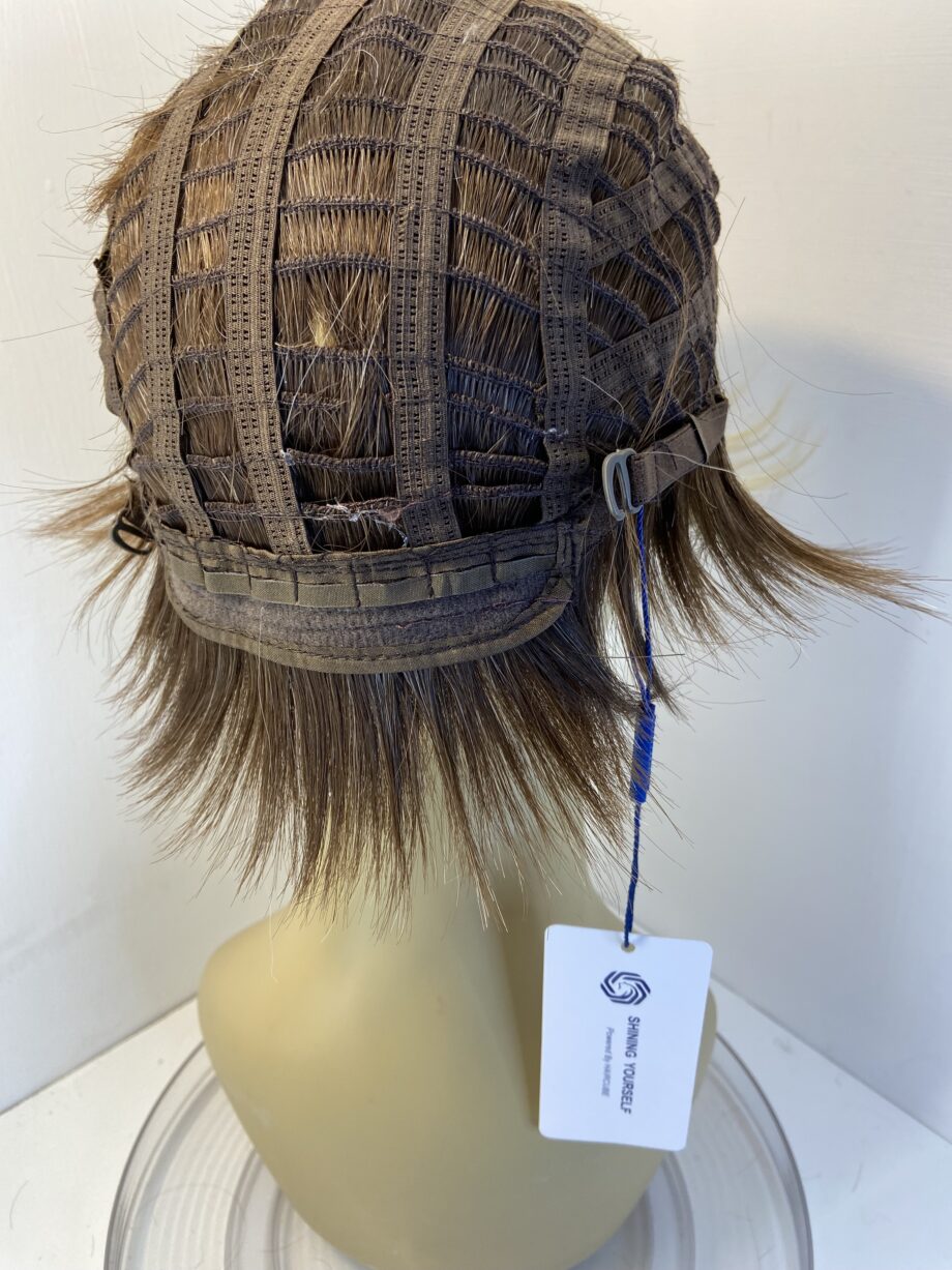 New blonde short wig. Blss401