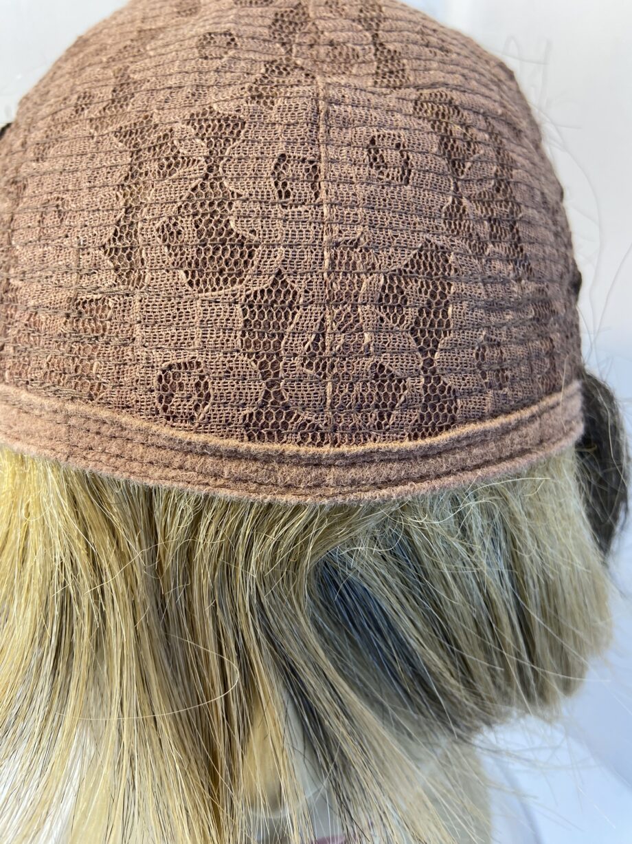 Brown Noriko wig. Brss407