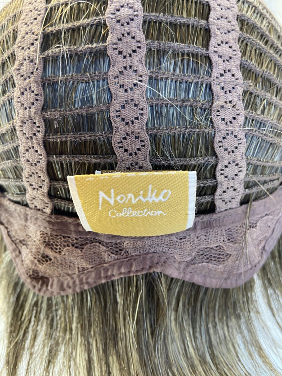 Brown Noriko wig. Brss407