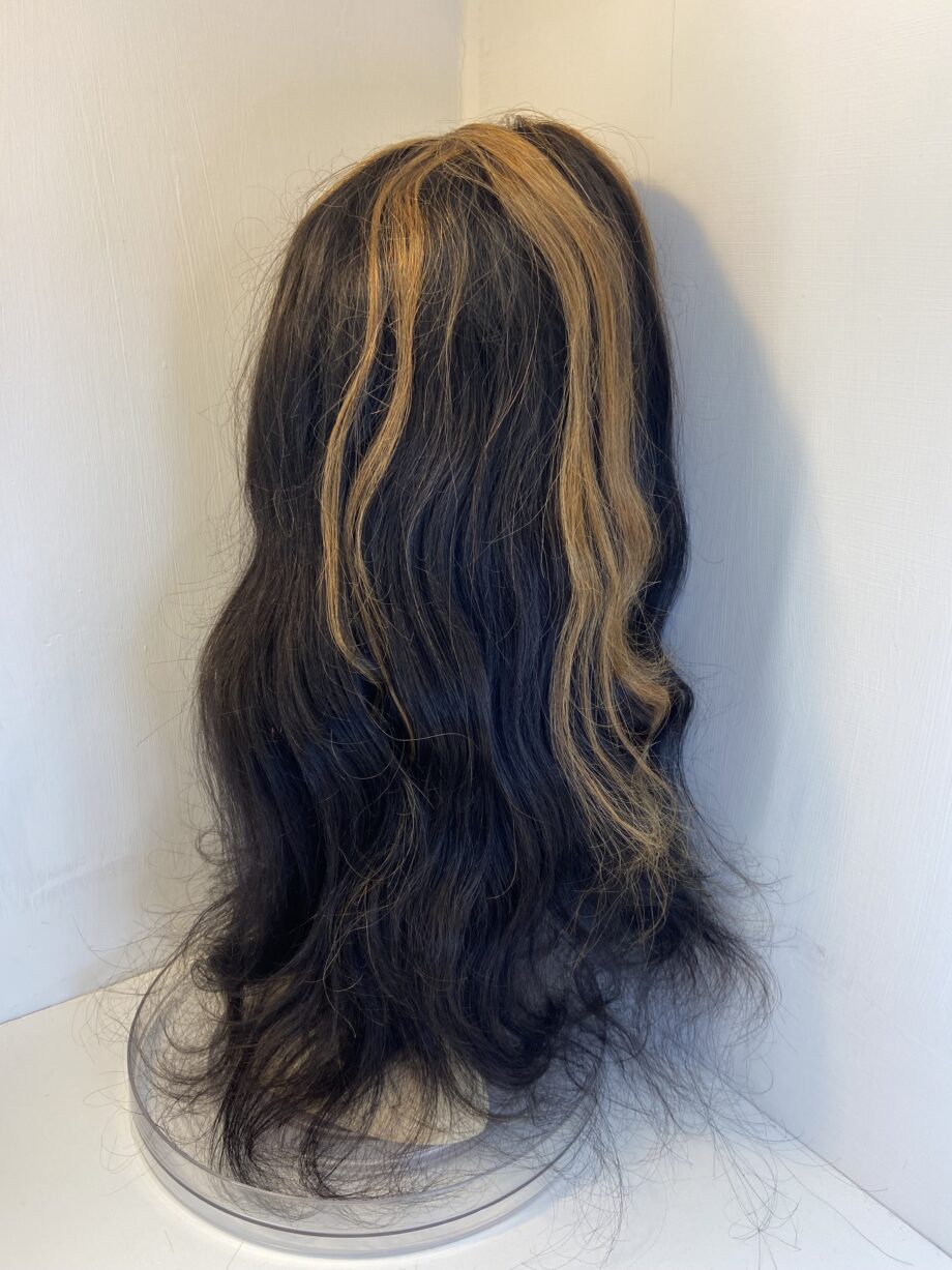 Extra long new black highlighted wig. Bl/glw217
