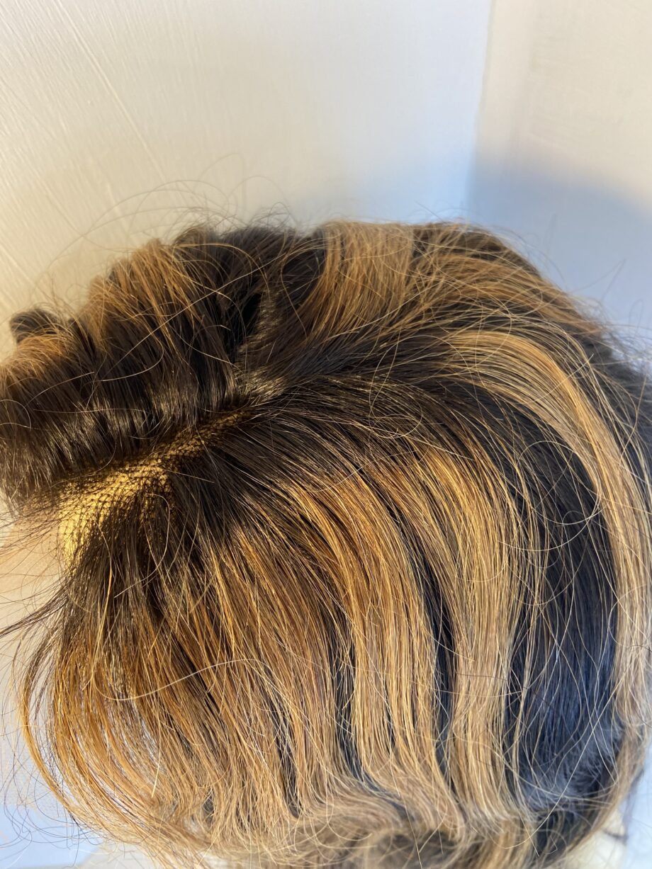 Extra long new black highlighted wig. Bl/glw217
