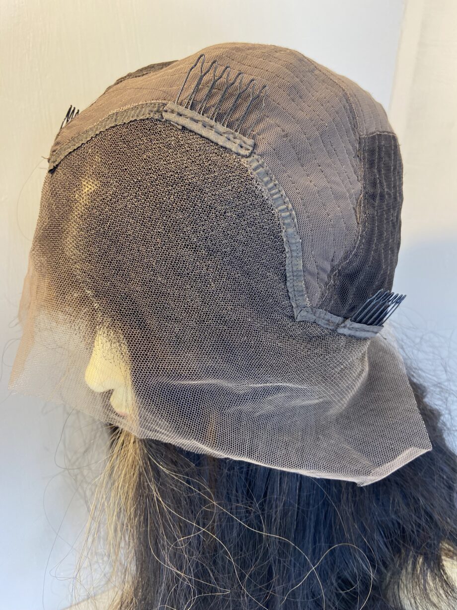 Extra long new black highlighted wig. Bl/glw217