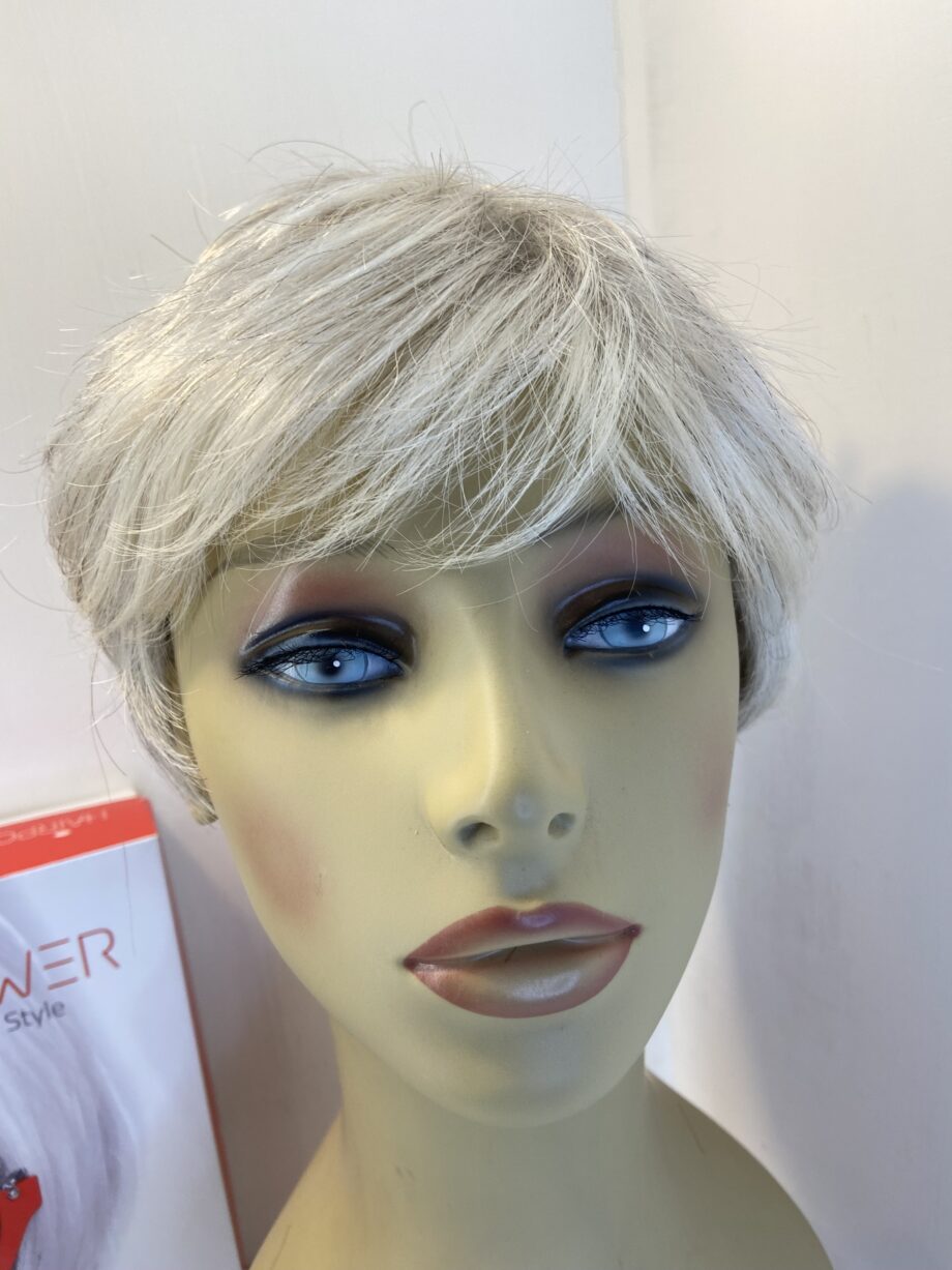 New boxed silver mix grey wig. Bgss447
