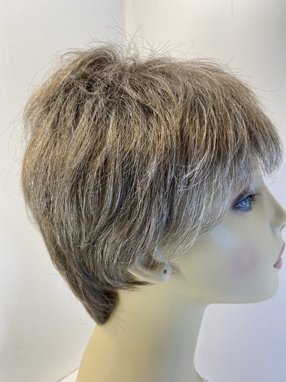 Brown short wig. Gss802