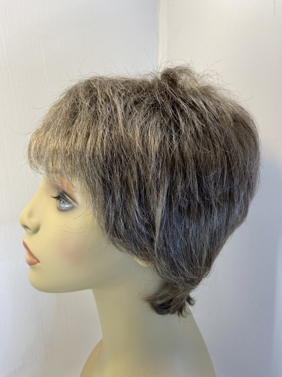 Brown short wig. Gss802