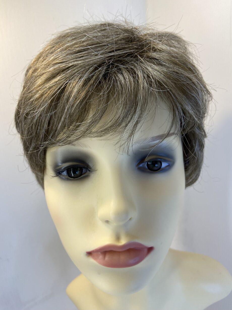 Short as new grey/brown wig. Gsw807