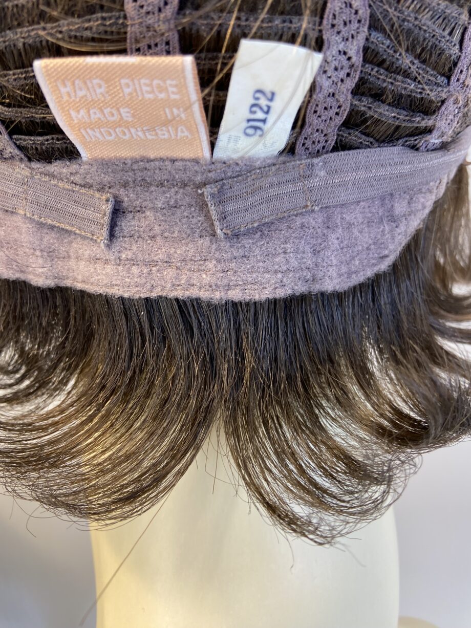 Beautiful brown wavy wig. Bbrss452