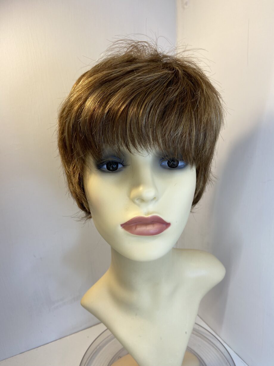 Rene of Paris modern copper glaze wig. Brsw507