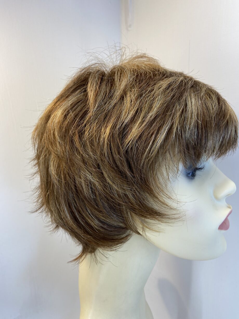 Rene of Paris modern copper glaze wig. Brsw507