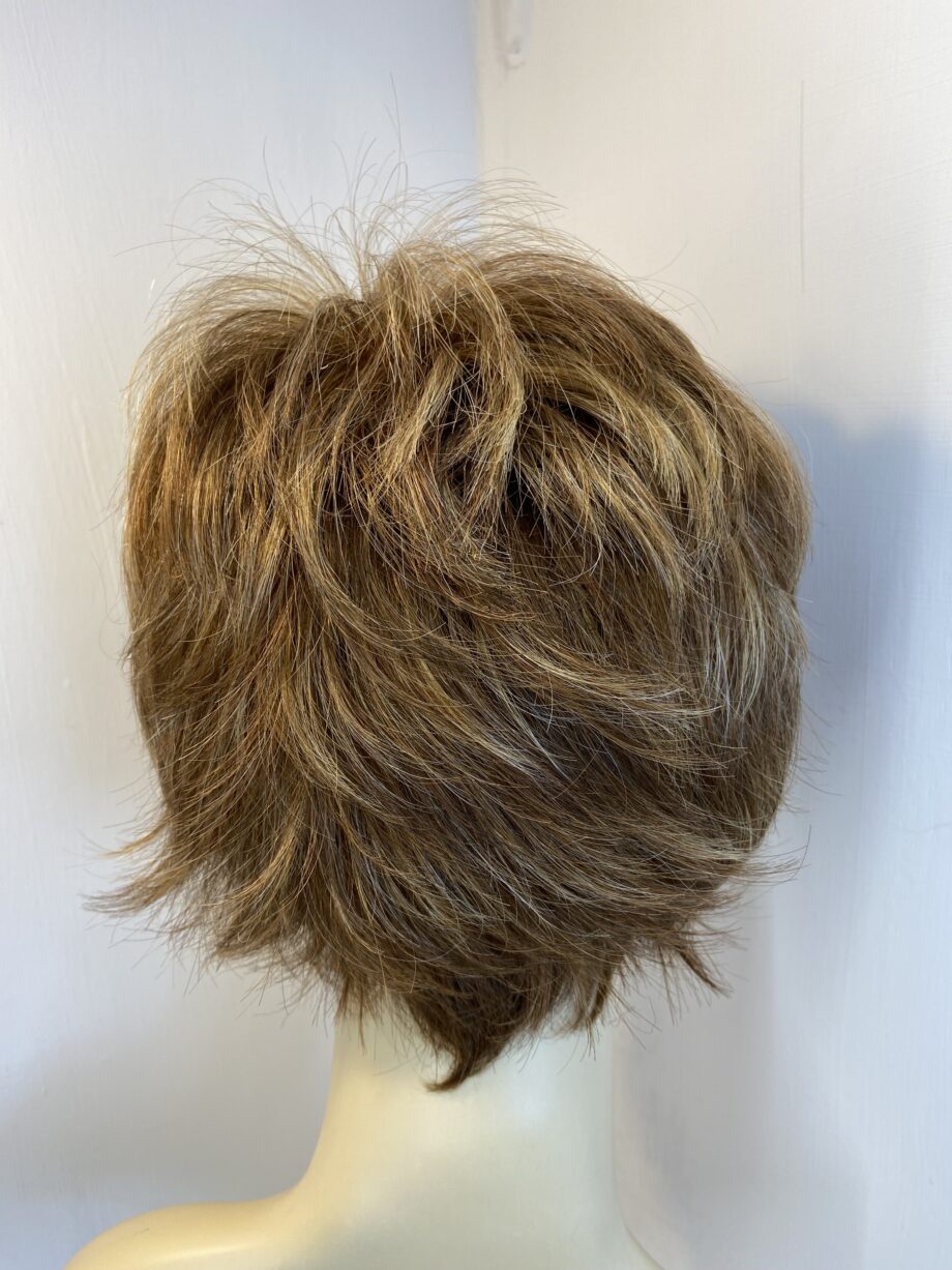 Rene of Paris modern copper glaze wig. Brsw507