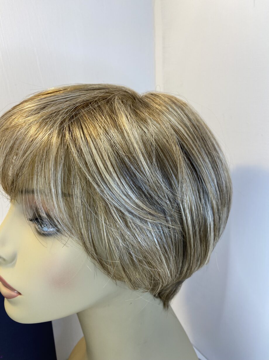 Blonde natural image soft cap design wig. Bblss453