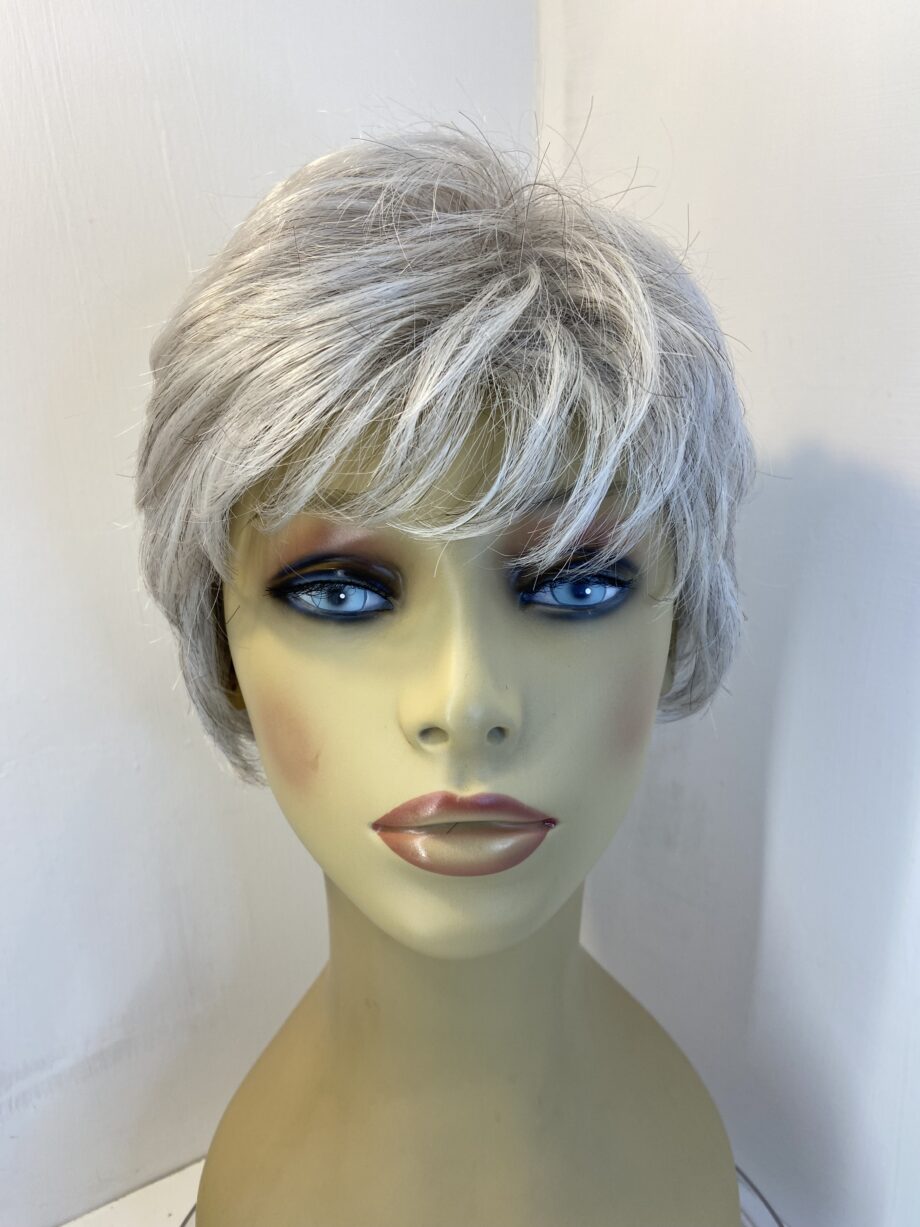 Silver short stunning wig. Gsw513