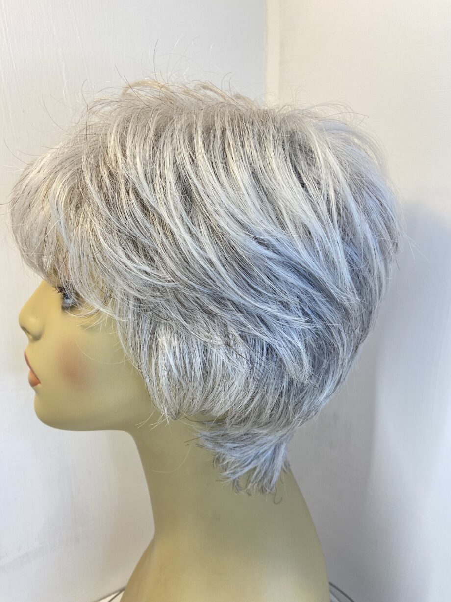 Silver short stunning wig. Gsw513