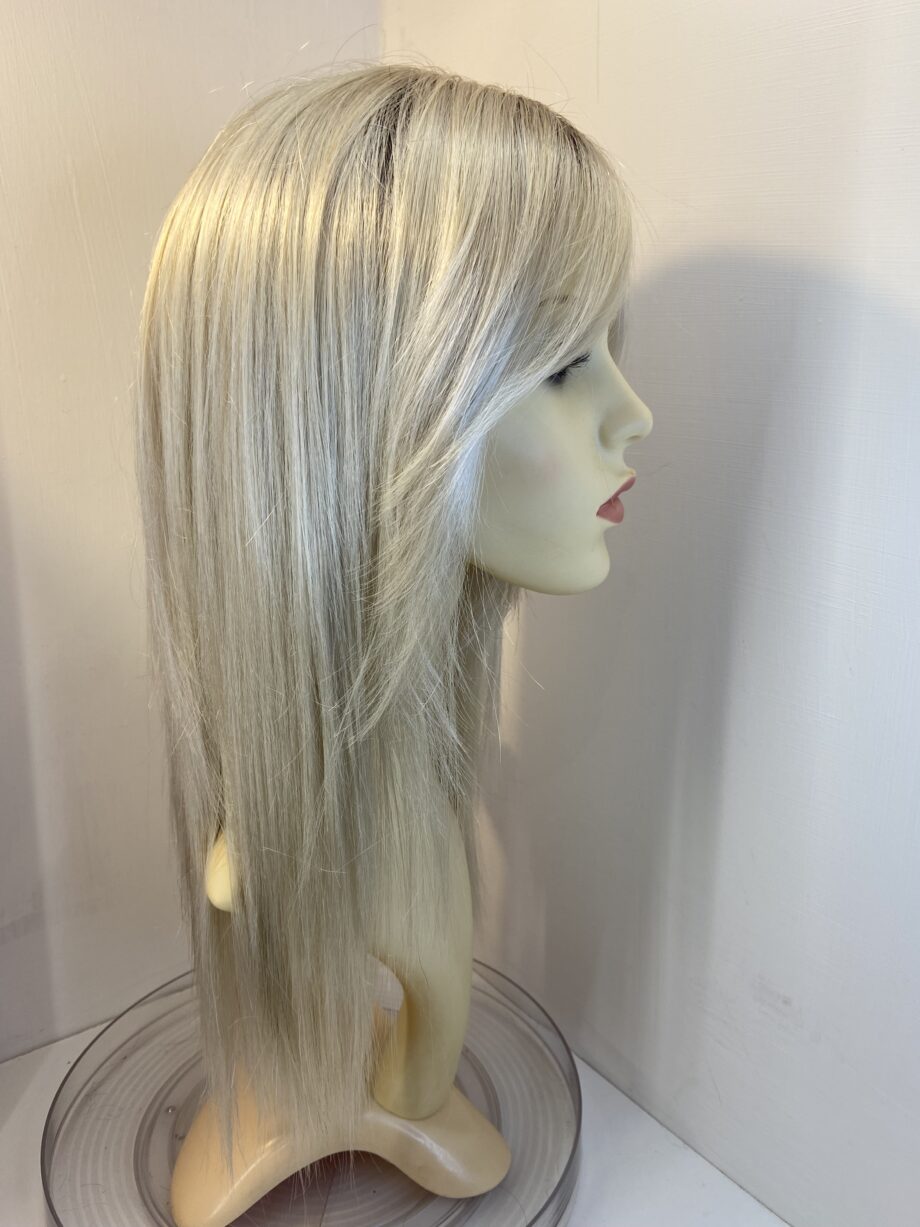 Stunning New light champagne rooted Ellen Wille wig. Bslls454