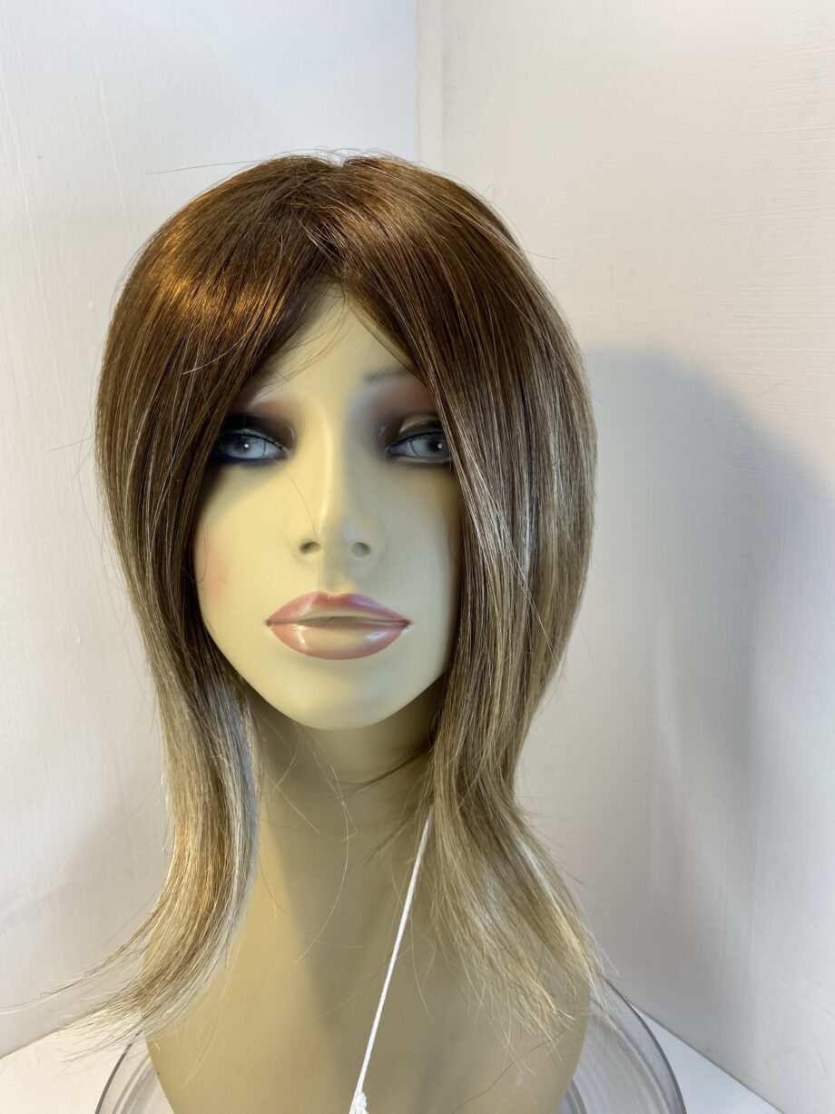 New Rene of Paris creamy toffee rooted wig. Brms604