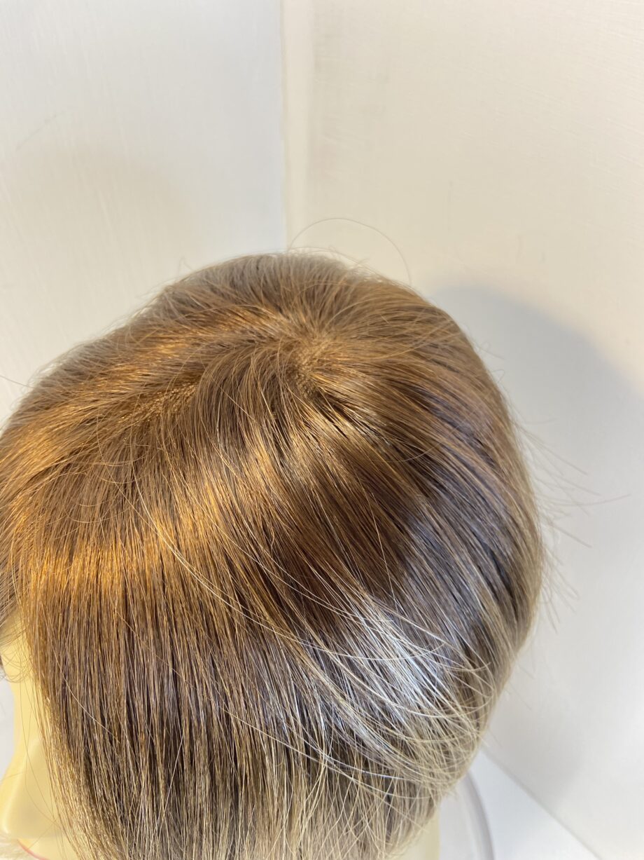 New Rene of Paris creamy toffee rooted wig. Brms604