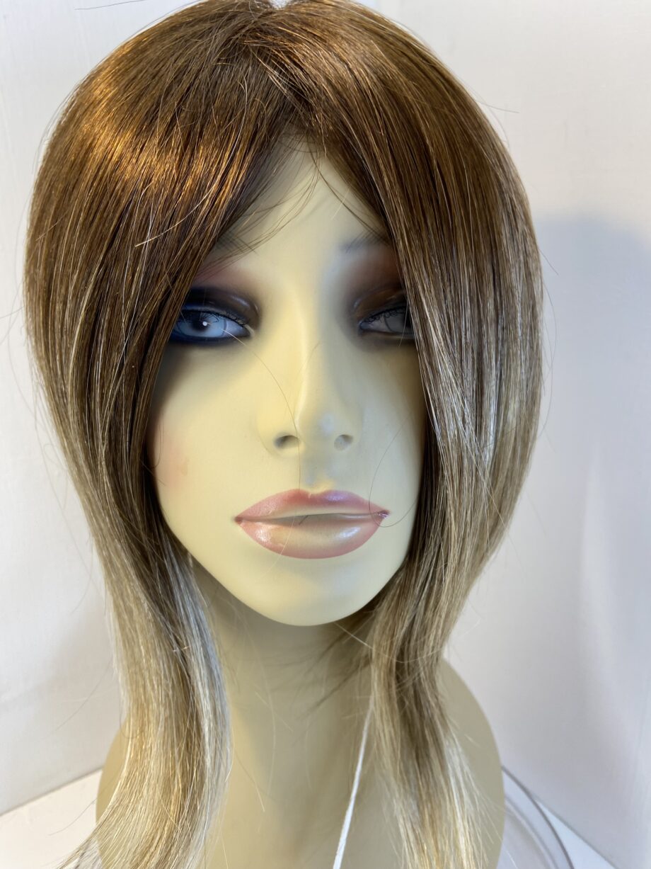 New Rene of Paris creamy toffee rooted wig. Brms604