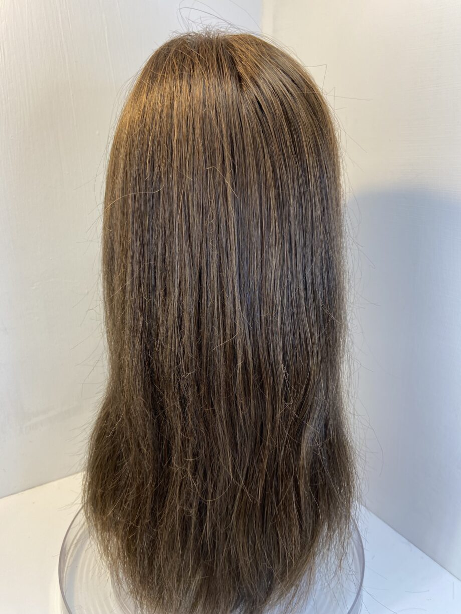 Long brown designer wig. Brls305
