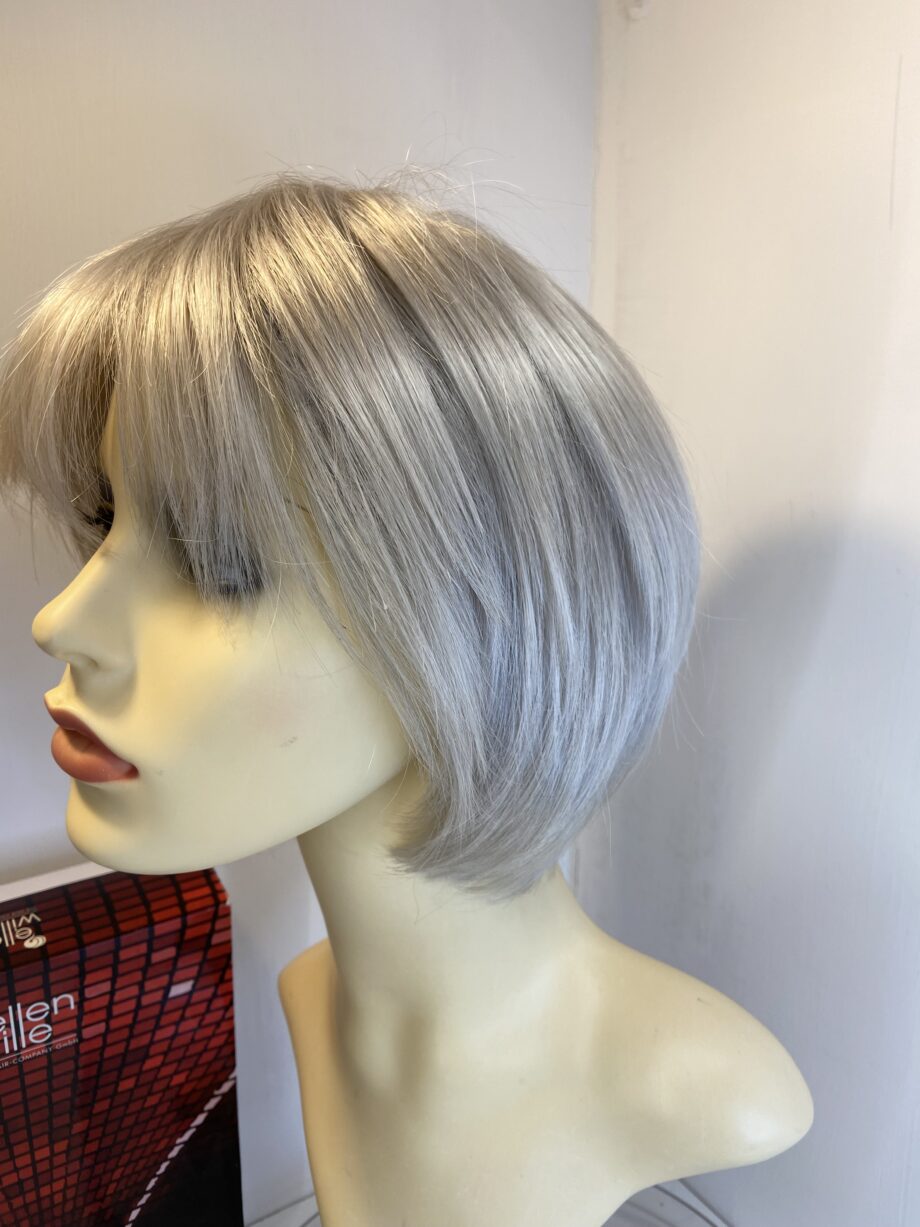 Stunning silver grey white wig. Ellen Wille. Bgss444
