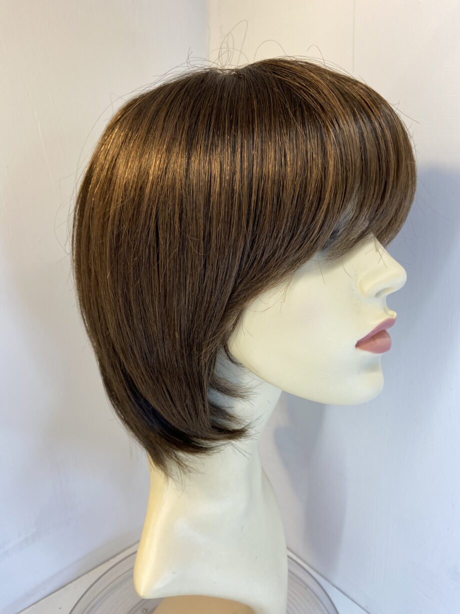 Dark brown never worn wig. Brss29