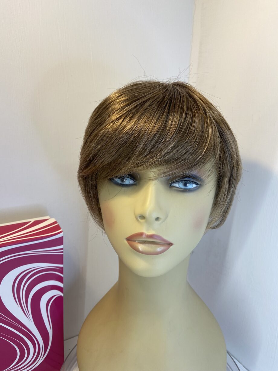 Dimples brown boxed wig. Bbrls445