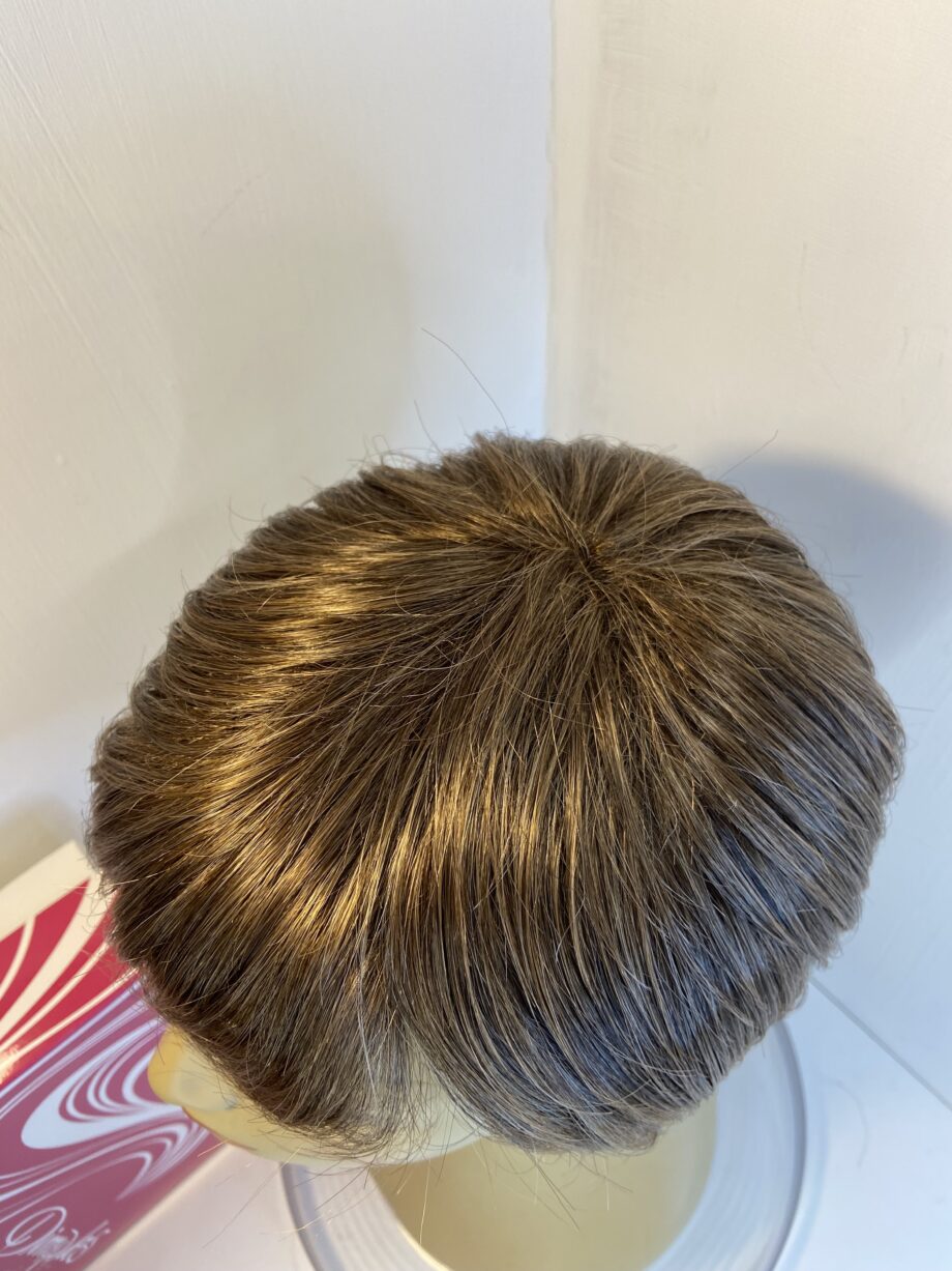 Dimples brown boxed wig. Bbrls445