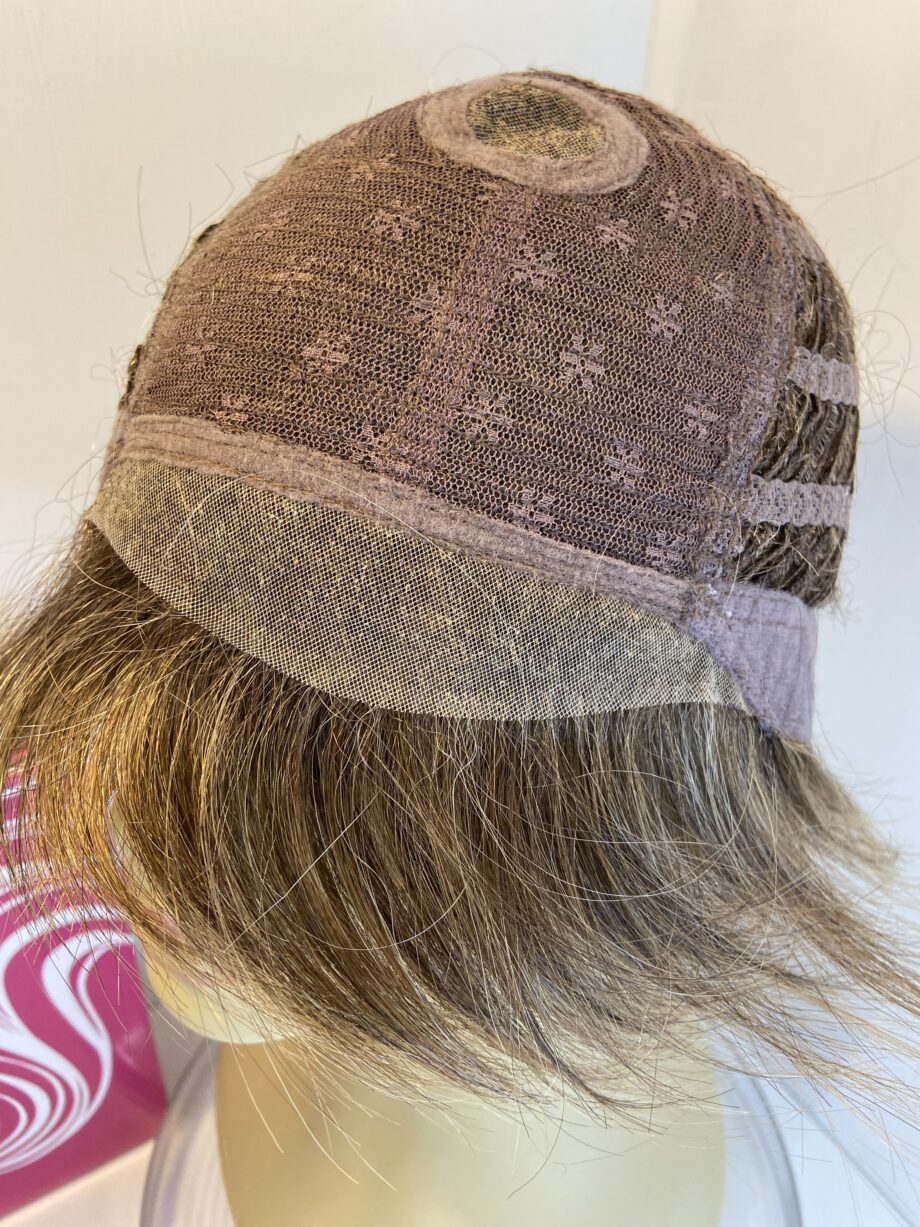 Dimples brown boxed wig. Bbrls445