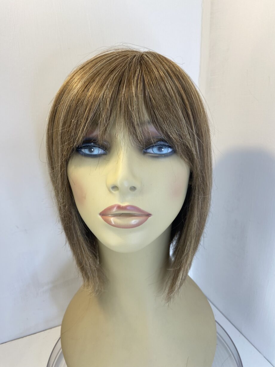 Rene of Paris blonde wig. Blns203