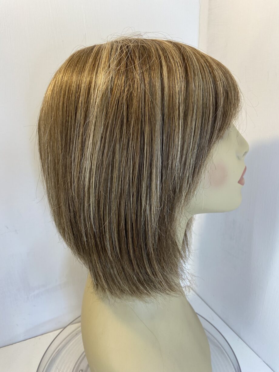 Rene of Paris blonde wig. Blns203