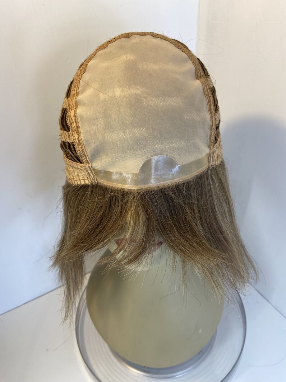 Rene of Paris blonde wig. Blns203